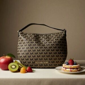 Michael Kors Gray Shoulder Bag with Classic Design